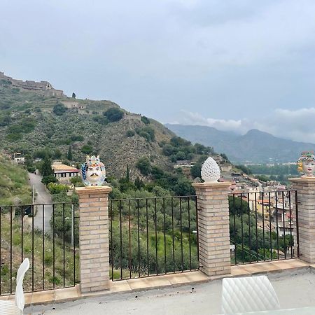 Bed and Breakfast Bed And Relax-Il Maniero Calatabiano Exterior foto