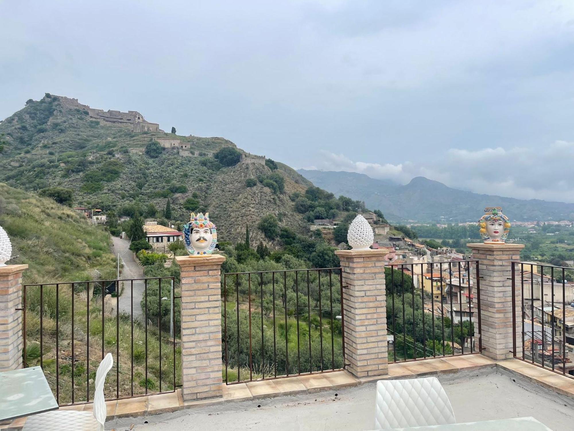 Bed and Breakfast Bed And Relax-Il Maniero Calatabiano Exterior foto